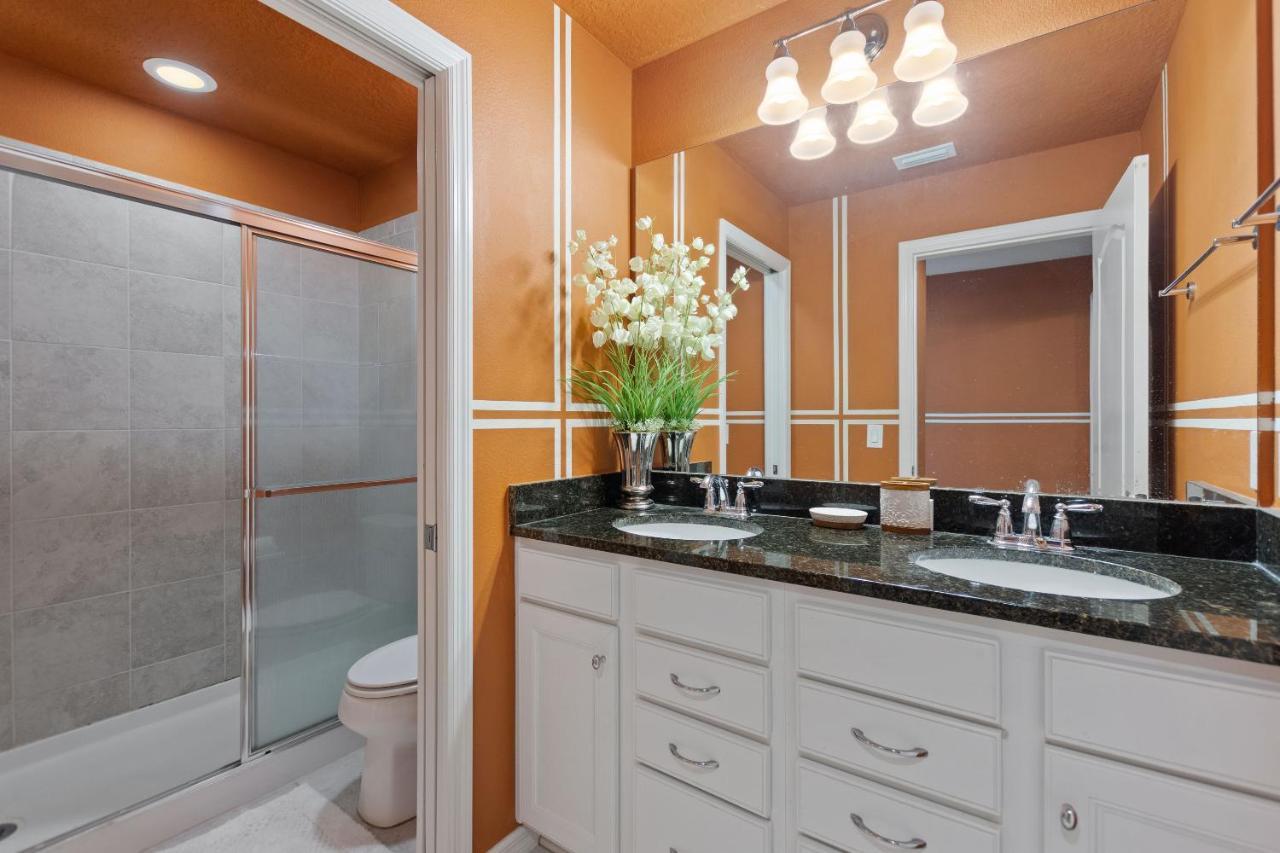 Stylish Cozy Family Getaway With Private Pool And Lake View Kissimmee Exterior photo