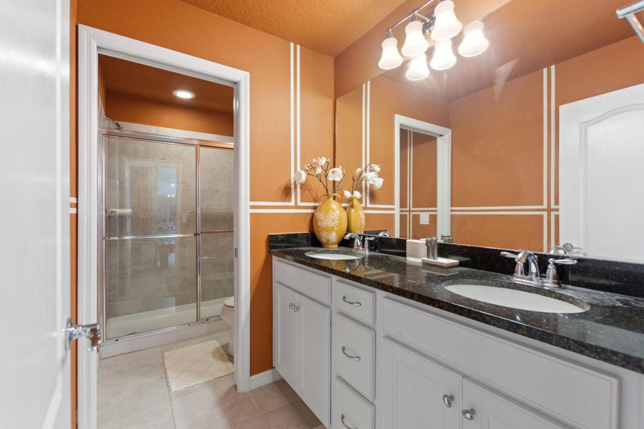 Stylish Cozy Family Getaway With Private Pool And Lake View Kissimmee Exterior photo