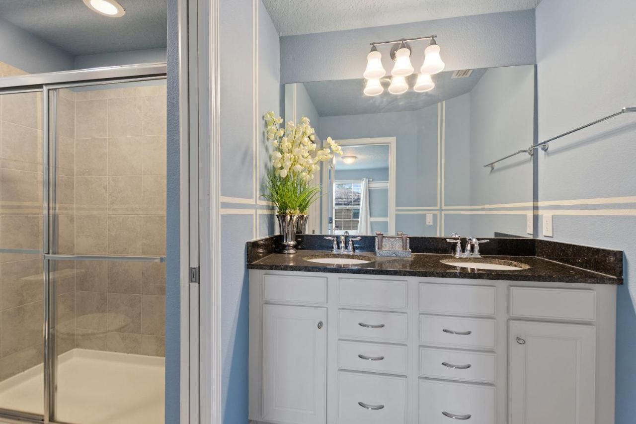 Stylish Cozy Family Getaway With Private Pool And Lake View Kissimmee Exterior photo